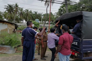 ஊரடங்கு சட்டம் அமுல்படுத்தப்பட்டுள்ள நிலையில் திருகோணமலையில் 11 பேர் கைது
