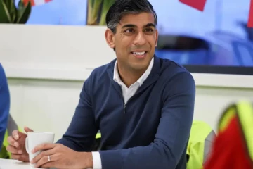 வேலைக்கு செல்லும் முன்னாள் பிரதமர் ரிஷி சுனக்