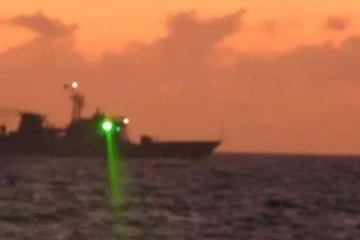 පුද්ගලයින් අන්ධ කල චීන ලේසර් ආලෝකය - චීනයට තවත් ප්‍රභල චෝදනාවක්..!