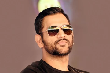 தோனியிடம் உள்ள விலையுயர்ந்த 10 பொருட்கள் என்னென்ன தெரியுமா?