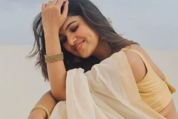 புடவை கட்டிட்டு போனாலும் அப்படி தான் சொல்றாங்க: வாணி போஜன் வருத்தம்