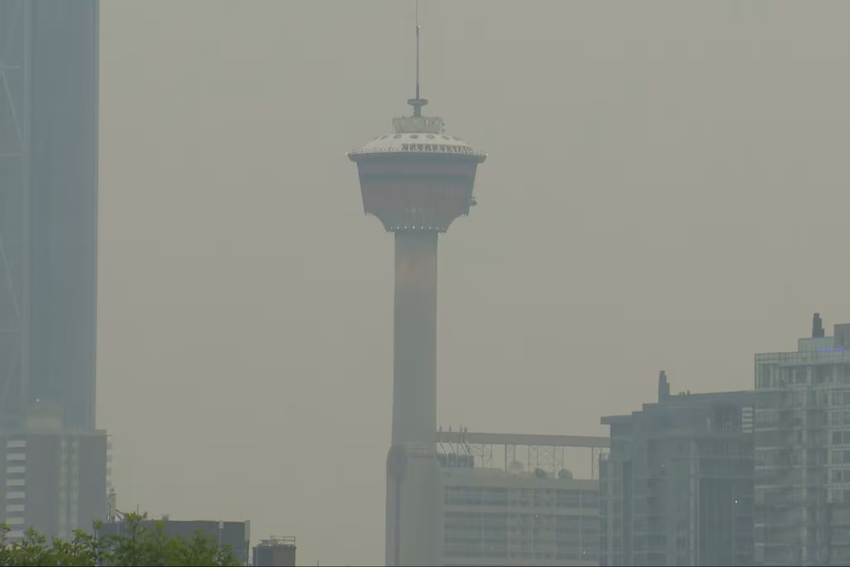 கல்கரியில் காற்றுத் தரம் மிக மோசமான நிலைக்குச் சரிவு | Wildfire Smoke Pushes Calgary Air Quality கல்கரியில் காற்றுத் தரம் மிக மோசமான நிலைக்குச் சரிவு | Wildfire Smoke Pushes Calgary Air Quality