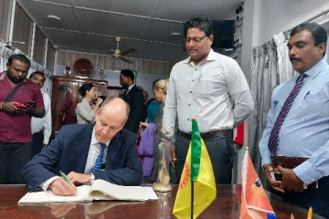 ஐக்கிய நாடுகள் சபையின் குழுவினருக்கும், யாழ். மாநகரசபை முதல்வருக்கும் இடையில் சந்திப்பு (Photo)