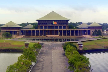 நாடாளுமன்றம் இன்று கலைக்கப்படுமா..! அரசியல் வட்டாரங்களில் பரபரப்பு