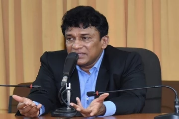 அரசின் நாடகத்தை பார்த்து மக்கள் வாயடைத்து நிற்கின்றார்கள் - மனோ கணேசன்