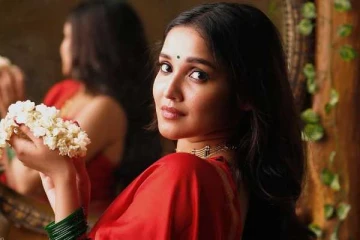 19 வயது தனுஷ் பட நடிகை அனிகாவின் க்யூட் புகைப்படங்கள்.. இதோ..