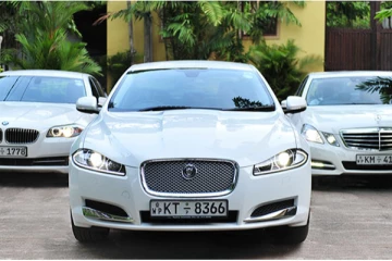 ධුරවලින් ඉවත් වූ ඇමතිවරුගේ නිළ රථ වලට මොකද වුනේ...