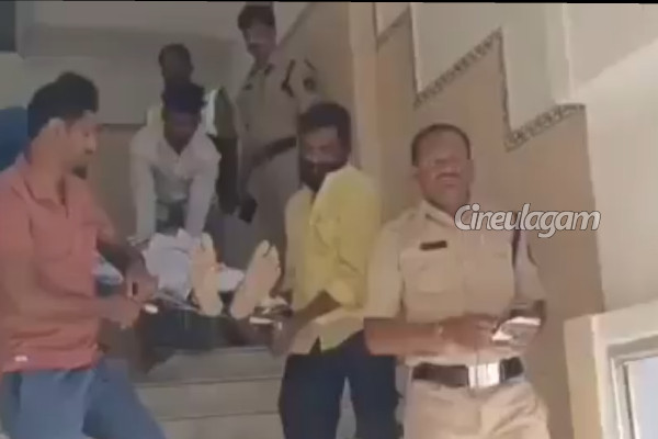 படம் பார்க்கும்போது தியேட்டரிலேயே உயிரைவிட்ட ரசிகர்! அதிர்ச்சி சம்பவம் | Man Dies Theater Mana Shankara Vara Prasad Garu படம் பார்க்கும்போது தியேட்டரிலேயே உயிரைவிட்ட ரசிகர்! அதிர்ச்சி சம்பவம் | Man Dies Theater Mana Shankara Vara Prasad Garu