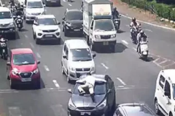 உச்ச கட்ட போதை! வாகனத்தை தடுத்த பொலிஸாரை கார் பேனட்டில் ஏற்றிக் கொண்டு 20கிமீ ஓட்டிய இளைஞர்