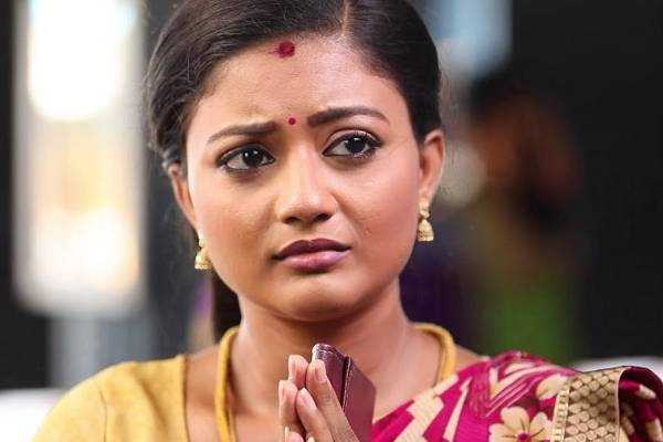 சீரியலில் நடிக்க வருவதற்கு முன் கோமதி பிரியா எப்படி இருந்தார் பாருங்க.. போட்டோ இதோ | Gomathi Priya Old Photos Goes Viral