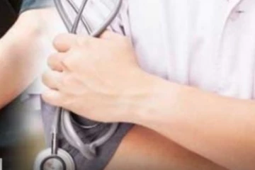 පරිස්සමෙන් අවුරුදු දෙකක් බෙහෙත් දුන්න හොර දොස්තර අල්ලයි..