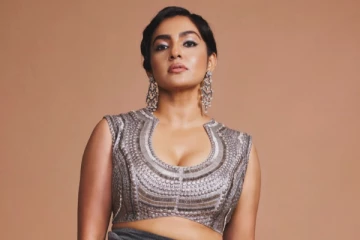 நடிகை பார்வதி கிளாமர் போட்டோஷூட்