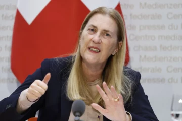 சுவிட்சர்லாந்தை கருப்புப் பட்டியலில் சேர்த்த அமெரிக்கா: காரணம் என்ன?