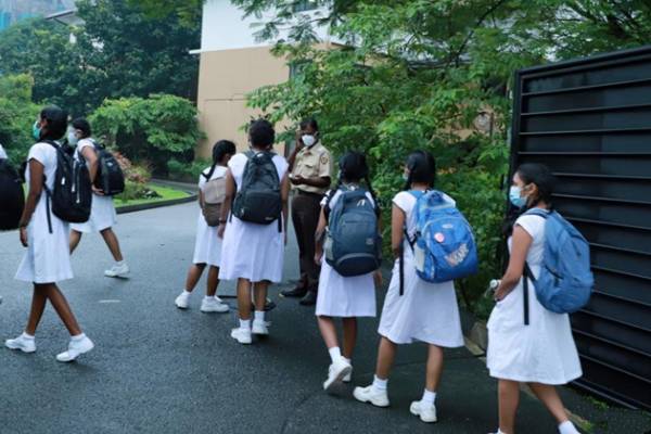 பாடசாலை மாணவர்கள் தொடர்பில்  வெளியான மகிழ்ச்சி தகவல்! | Happy News About School Students