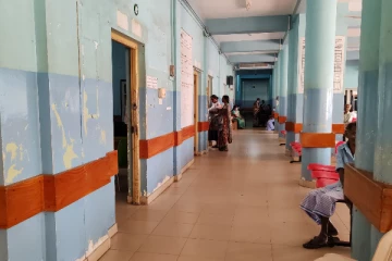 வவுனியாவில் சுகாதார தொழிற்சங்க நடவடிக்கை: சிரமத்தில் மக்கள்