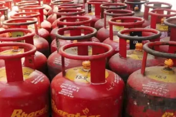 சிலிண்டர் விலை சரமாரியாக உயர்வு - எவ்வளவு தெரியுமா?