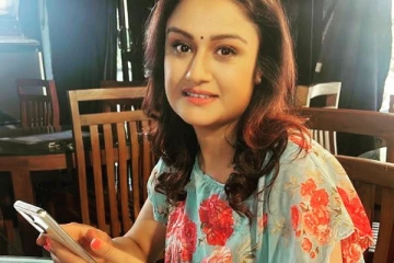 41 வயது நடிகை சோனியா அகர்வால்-ஆ இது? டீனேஜ் பெண் போல மாறிட்டாரே