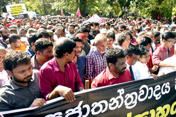 கொழும்பில் பாரிய போராட்டம் - காவல்துறை குவிப்பு (காணொளி) | Court Stops Akd S Protest March