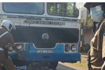 තරුණයෙකුට දිවි අහිමි කල  මාරක රිය අනතුරක්.. සිදුවූ අවාසනාවන්ත තත්වය..