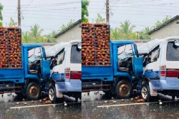 ஹயேஸ் வாகனமும் லொறியும் மோதி விபத்து