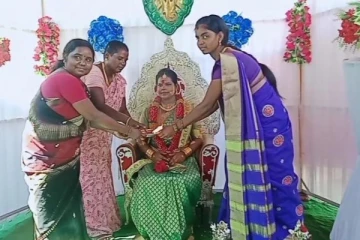 திருநங்கையாக மாறிய மகன்! ஊரை கூட்டி மஞ்சள் நீராட்டு விழா நடத்திய பெற்றோர்... நெகிழ்ச்சி சம்பவம்