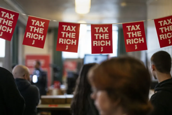 பணக்காரர்களுக்கு கூடுதல் வரி: சுவிஸ் மக்கள் எடுத்துள்ள முடிவு | Swiss Peoples Votes To Reject Inheritance Tax