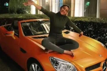 பிக்பாஸ் அக்‌ஷராவுக்கு அடித்த ஜாக்பாட்! 1 கோடி ரூபாயில் பிரம்மாண்ட கார் பரிசு.. வைரலாகும் புகைப்படம்