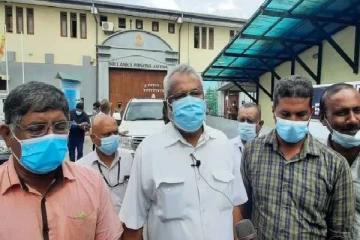 யாழ் சிறை சென்றார் அமைச்சர் டக்ளஸ்!