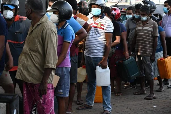 மீண்டும் இலங்கையில் ஏற்படவுள்ள அபாயம்! | Darkness Again Queue Started Danger In Sri Lanka