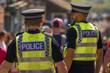 பிரித்தானியாவில் வீடு ஒன்றில் இருந்து இரு பெண்கள் சடலங்கலாக மீட்பு!