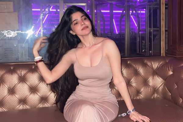 மஞ்சக்காட்டு மைனா லுக்கில் நடிகை திவ்ய பாரதி!! வியக்கும் ரசிகர்கள்... | Actress Divya Bharathi Recent Photoshoot Post
