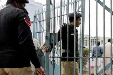 கைதிகளை பார்க்க வரும் பெண்கள் பலாத்காரம்; சிறை ஊழியர்களின் அட்டகாசம்!