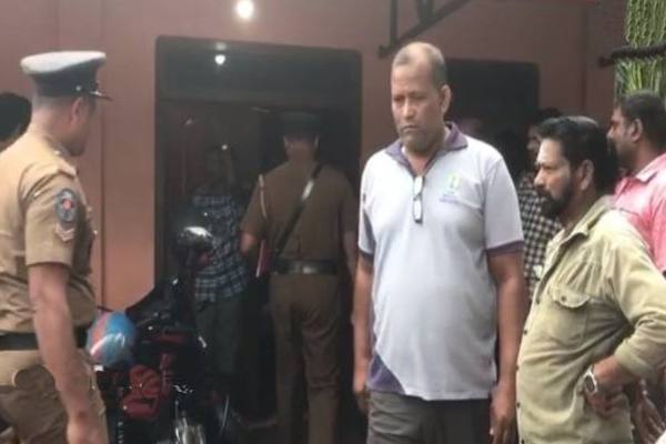 வவுனியாவில் ஒரே குடும்பத்தை சேர்ந்த நான்கு பேர் சடலமாக மீட்பு! நீடிக்கும் மர்மம் | 4 Dead Bodies Recovered Same Family Were Vavuniya
