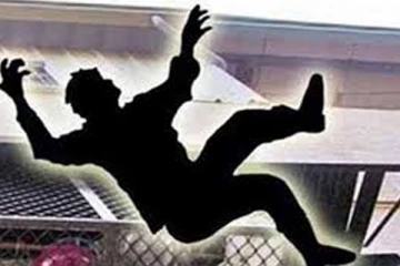 மின் கம்பியிணைப்பில் ஈடுபட்ட குடும்பஸ்தர் தவறி விழுந்து பலி