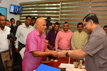 முன்னாள் வடமாகாண ஆளுநர் ரெஜினோல்ட் குரே மரணத்தில் சந்தேகம்! மனைவி கோரிக்கை