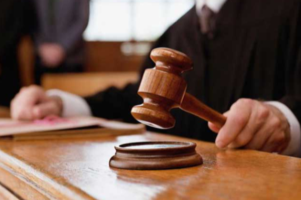 சிறுவனொருவரைச் சித்திரவதை செய்த பொலிஸாருக்கு நீதிமன்றம் பிறப்பித்துள்ள உத்தரவு | Court Fines Police Officer For Torturing Boy