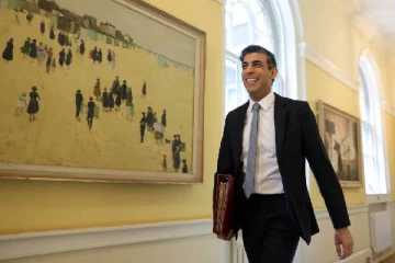 பிரித்தானிய பிரதமராக ரிஷி சுனக்... பொருளாதாரம் தொடர்பில் முன்னெடுக்க விருக்கும் 3 முக்கிய முடிவுகள்