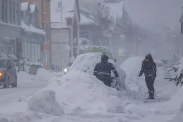 சுவீடனில் கடும் பனிப்பொழிவு; மக்கள் அவதி