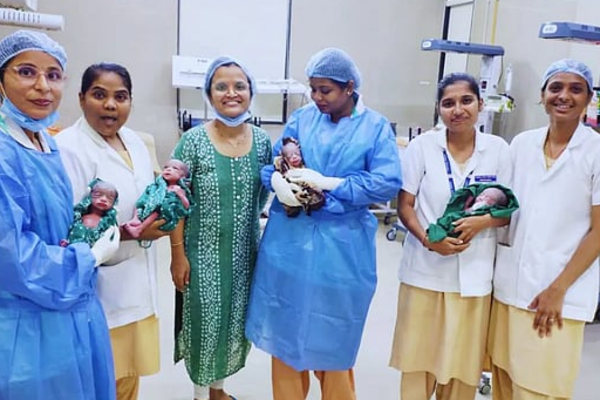 ஒரே பிரசவத்தில் 4 குழந்தைகள் பெற்ற 27 வயது தாய்! | 27 Year Old Mother Gives Birth 4 Children Mumbai