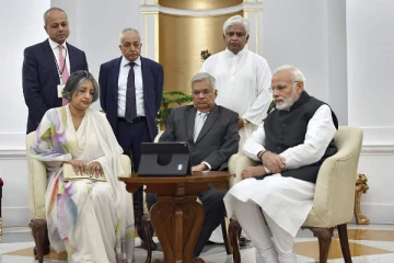 இலங்கையிடம் இருந்து பாடம் கற்க வேண்டிய இந்தியா - பேனா சிலையும் விதிவிலக்கில்லை..!