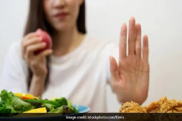 கொரோனாவால் பாதிக்கப்பட்டவர்கள் எதையெல்லாம் சாப்பிடக்கூடாது?