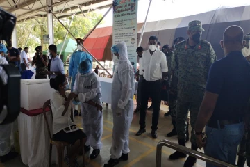 கிளிநொச்சி ஆடைத்தொழிற்சாலை ஊழியர்களிற்கு இன்றும் கோவிட் தடுப்பூசி