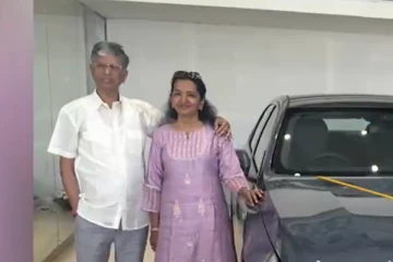 விஜய் அப்பா எஸ்ஏசி திருமண நாளில் மனைவிக்கு கொடுத்த கிப்ட்.. விலை இத்தனை கோடியா