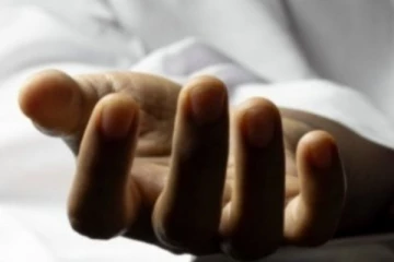 වැවක මළසිරුරක් පාවෙමින් තිබිය දී සොයාගනී..