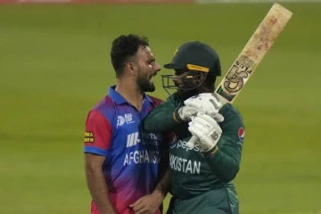 பேட்டால் அடிக்க சென்ற வீரர்! மைதானத்தில் நடந்த கலவரம்.. ஐசிசி எடுத்த அதிரடி நடவடிக்கை