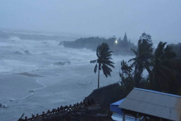 இலங்கையில் தொடரும் மோசமான வானிலை! | Bad Weather Continues In Sri Lanka