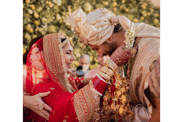 பிரமாண்டமாக நடந்து முடிந்து கத்ரீனா கைஃப், விக்கி கவுசல் திருமணம்.. ஆழகிய புகைப்படங்கள் | Katrina Kaif Ties Knoct With Vicky