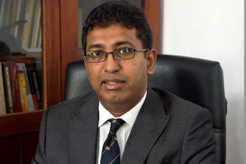 பொது நிதி நாடாளுமன்றக் குழுவின் புதிய தலைவராக ஹர்ச டி சில்வா நியமனம்