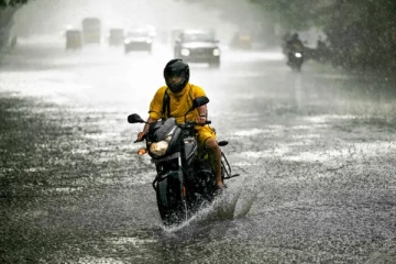 தமிழகத்தில் இன்று 7 மாவட்டங்களில் கனமழை பெய்யும் - வானிலை மையம் தகவல்