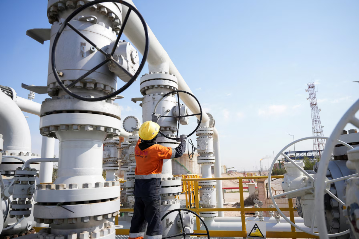 ஈரானுடனான ட்ரம்பின் பேச்சுவார்த்தை: 6 மாதங்களில் இல்லாத அளவுக்கு சரிந்த எண்ணெய் விலை | Oil Prices Weekly Fall In 6 Months ஈரானுடனான ட்ரம்பின் பேச்சுவார்த்தை: 6 மாதங்களில் இல்லாத அளவுக்கு சரிந்த எண்ணெய் விலை | Oil Prices Weekly Fall In 6 Months